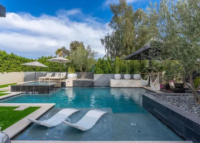 Holiday home Elegant Getaway W Pool And Heating *