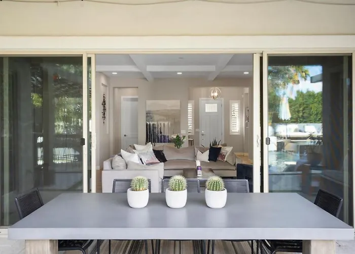 Elegant Getaway W Pool And Heating Holiday home Phoenix