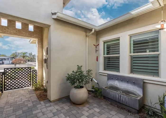 Holiday home Elegant Getaway W Pool And Heating Phoenix