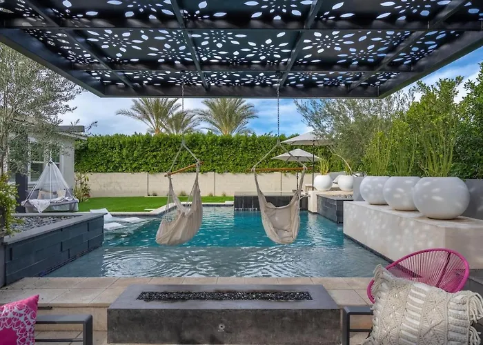 Holiday home Elegant Getaway W Pool And Heating Phoenix