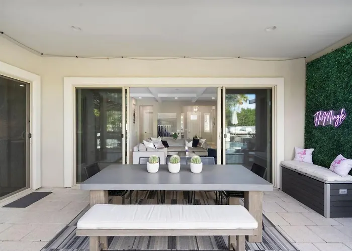 Holiday home Elegant Getaway W Pool And Heating *