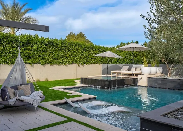 Holiday home Elegant Getaway W Pool And Heating *