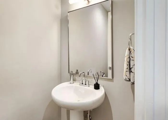 Holiday home Elegant Getaway W Pool And Heating *