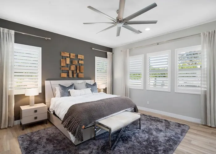 Holiday home Elegant Getaway W Pool And Heating Phoenix
